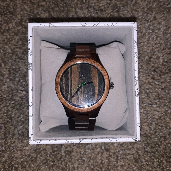 Treehut Watch - Picture 2 of 4